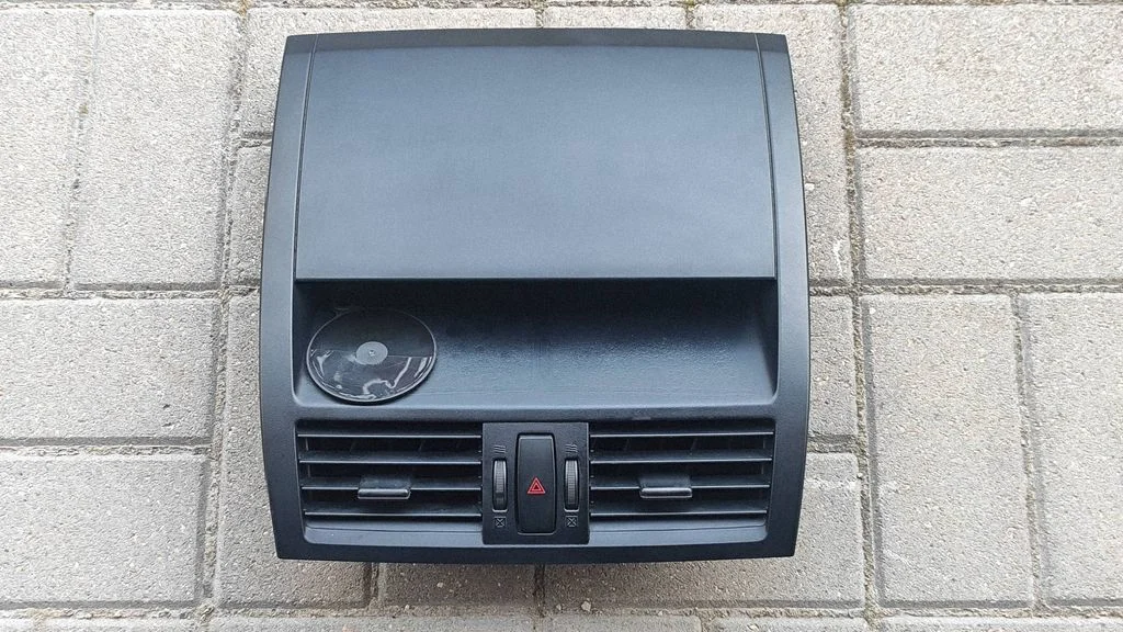 Dash center air vent grill GS1DGM946