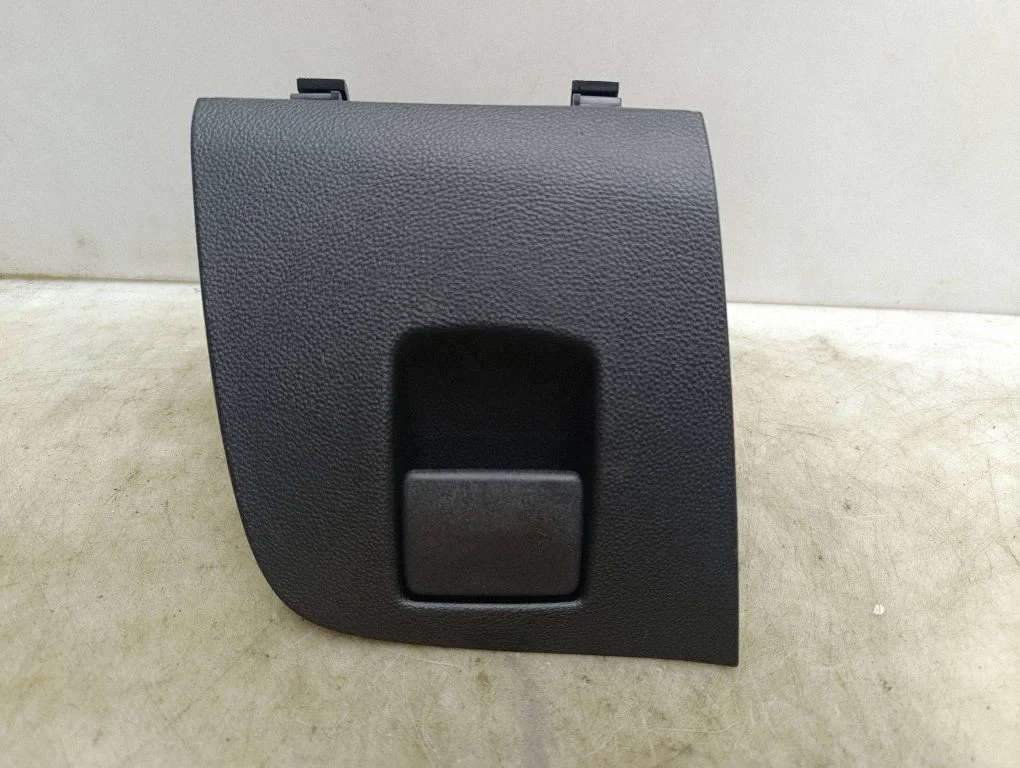 Glove box 39050142