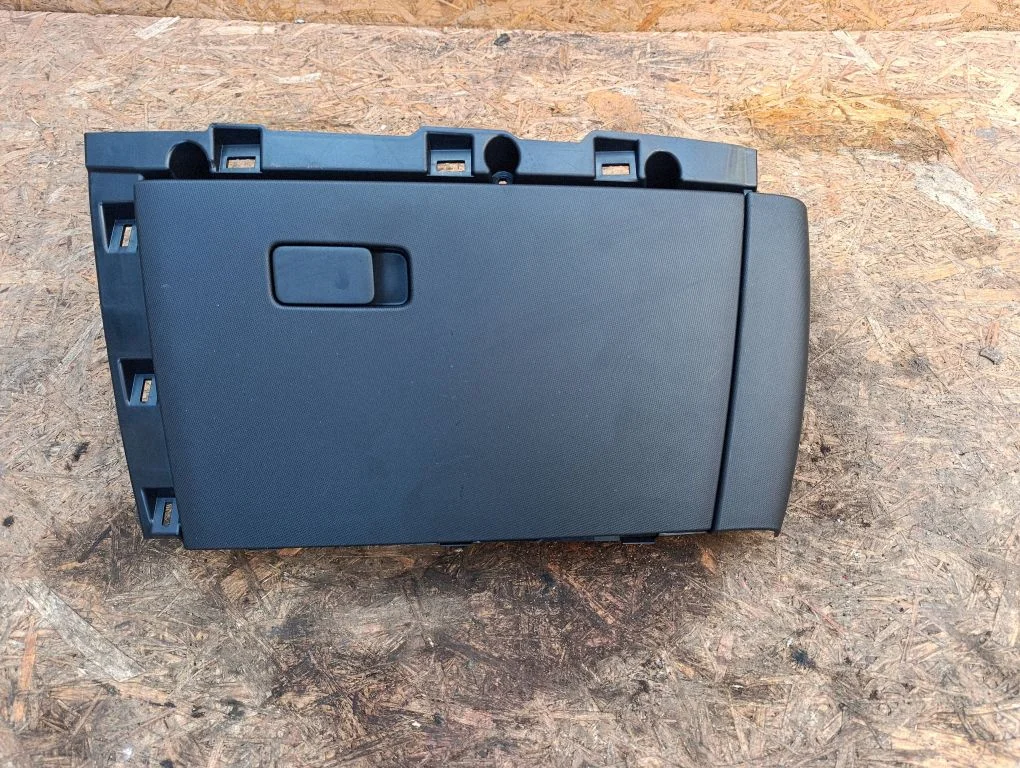 Glove box LJ8BR06040AAW