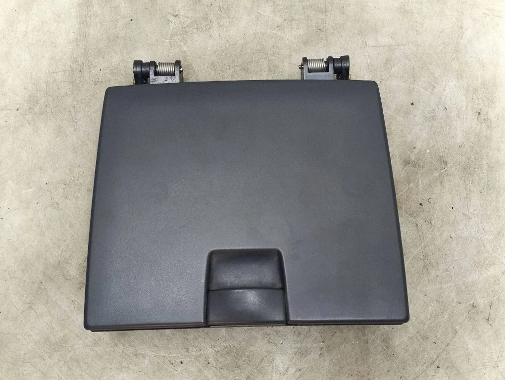 Glove box 847452B000
