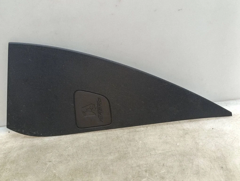 Armatuurlaua külje viimistluspaneel LJ8BR044C61A