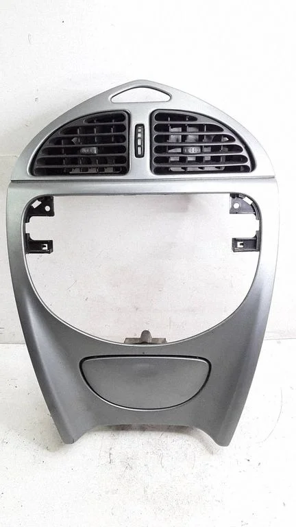 Dashboard center trim panel – Citroen C5 (2001-2004)