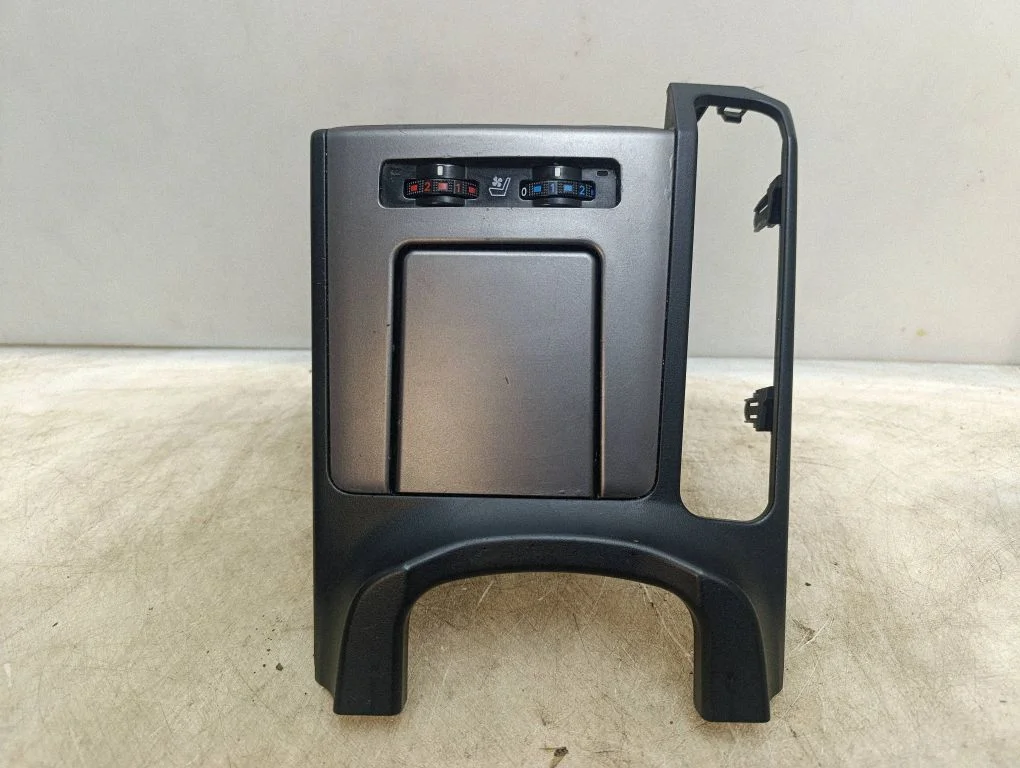 Cup holder – Lexus IS 220D-250-350 (2006-2013)