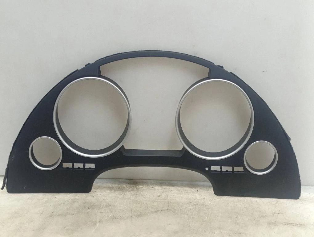 Näidikute paneeli viimistlus – Seat Exeo (3R) (2008-2013)
