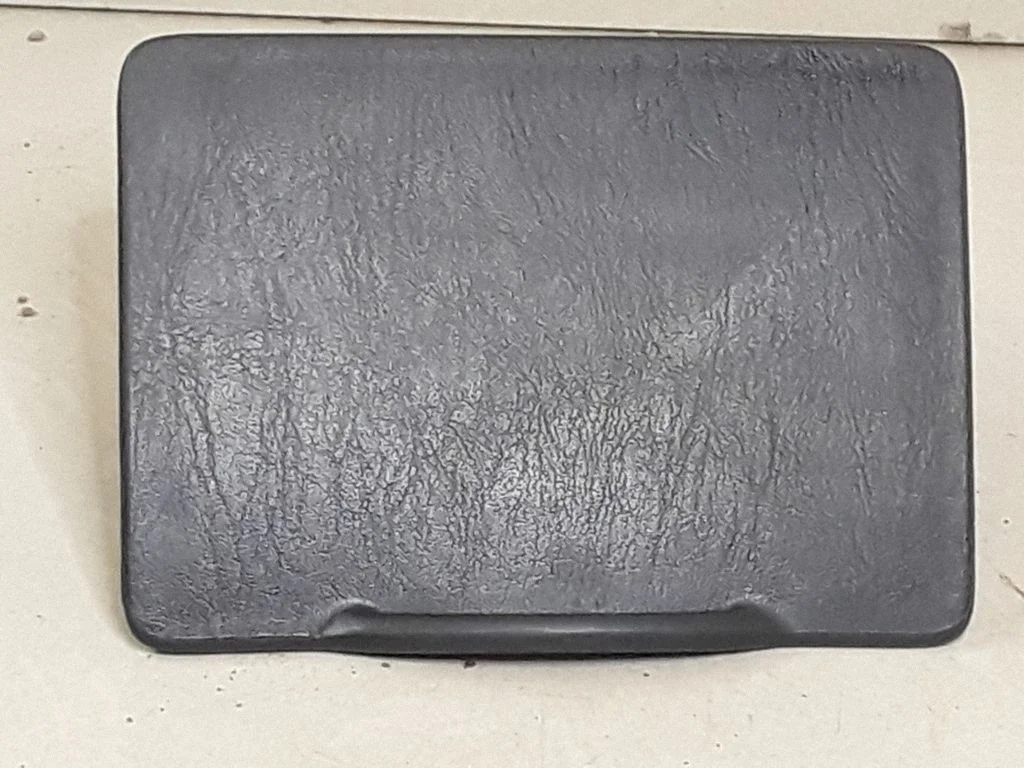 Armatuurlaua panipaik – Toyota Corolla Verso E121 (2001-2004)