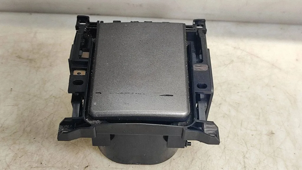 Cup holder – Lexus IS 220D-250-350 (2006-2013)
