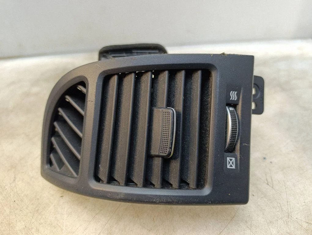 Dashboard side air vent grill/cover trim 974802B000