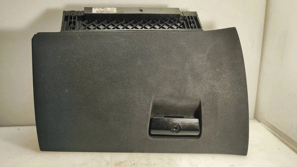 Glove box lid/cover – BMW X3 E83 (2003-2010)