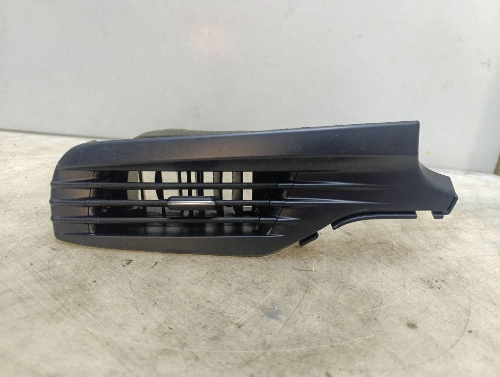 Dashboard side air vent grill/cover trim 84790Q0900
