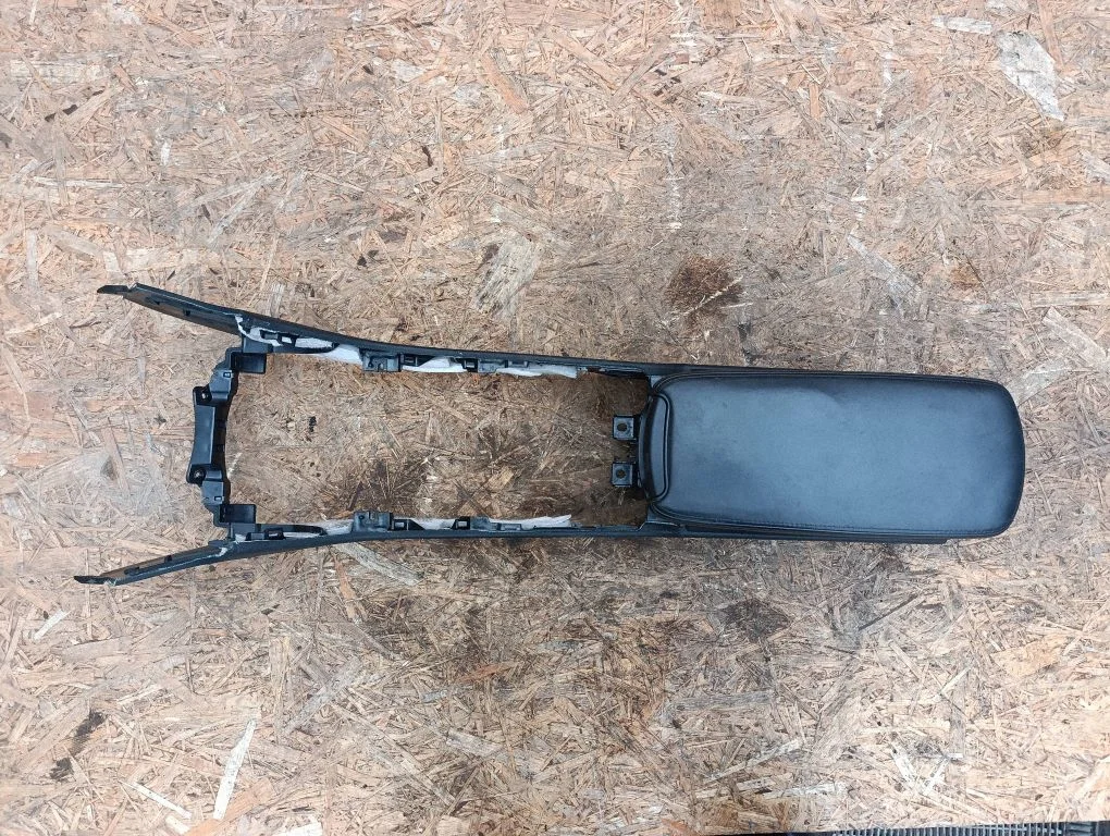 Keskkonsool – Lexus IS 220D-250-350 (2006-2013)