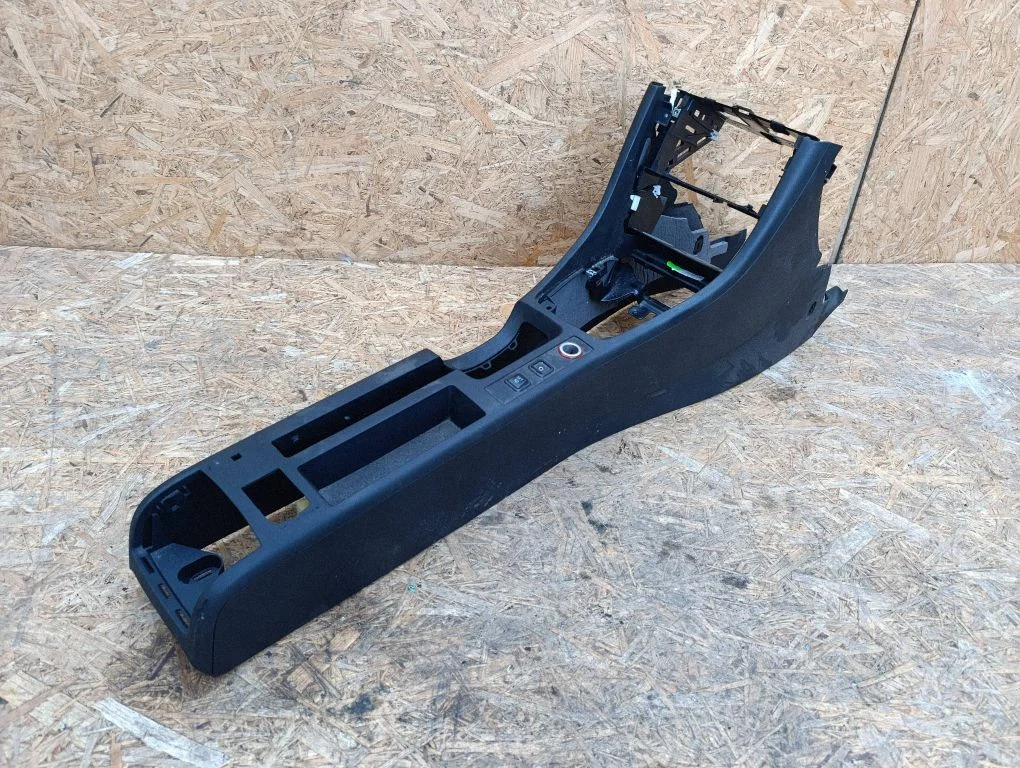 Keskkonsool – Seat Exeo (3R) (2008-2013)