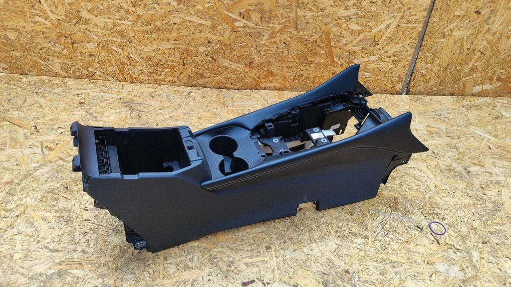 Keskkonsool – Nissan Qashqai J12 (2021-)