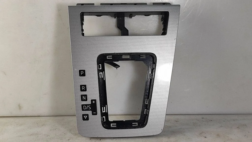 Gear shifter surround trim plastic – Skoda Octavia Mk3 (5E) (2013-2019)