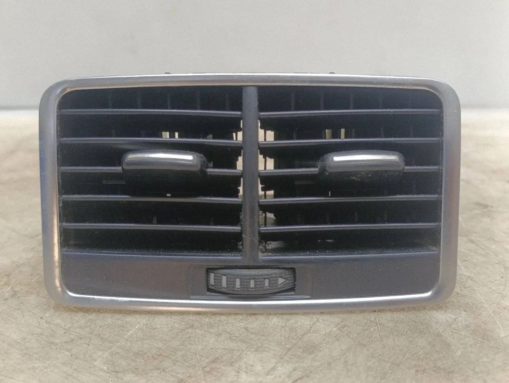 Rear air vent grill – Audi A6 Allroad C6 (2006-2011)