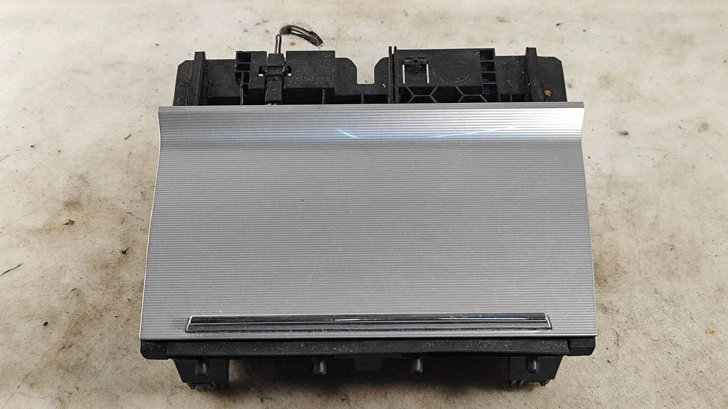 Ashtray (front) – Skoda Octavia Mk3 (5E) (2013-2019)