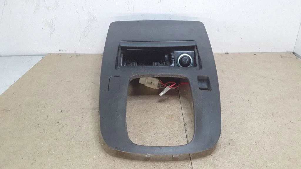 Ashtray (front) – Ford Galaxy (2000-2006)