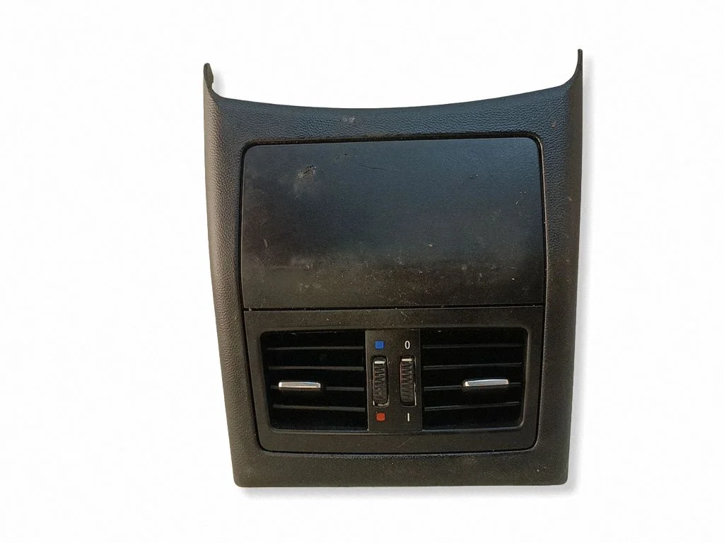 Rear air vent grill – BMW 3 Series E90 E91 (2005-2012)