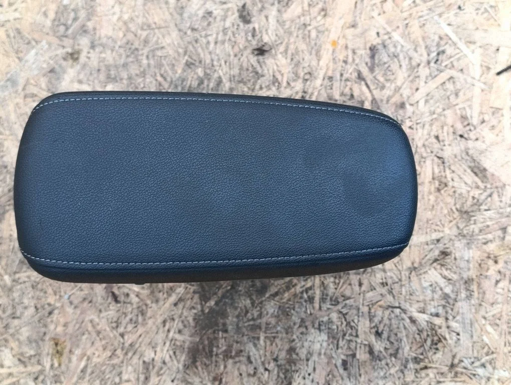 Armrest 9830208680