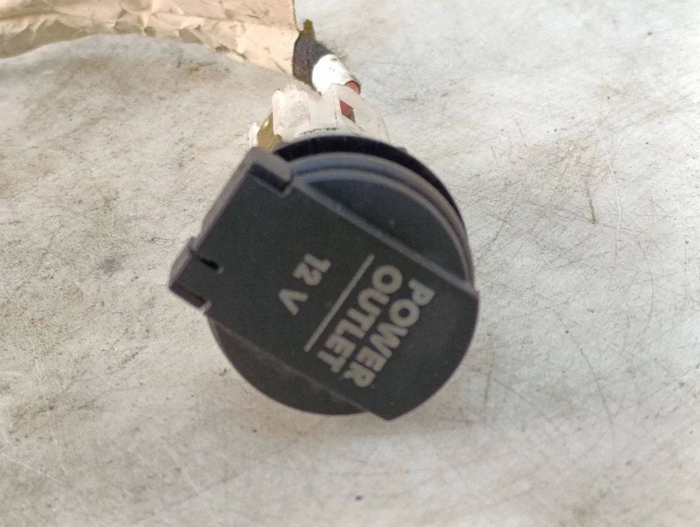 Cigarette lighter rear – Volkswagen Passat B5.5 (2001-2005)