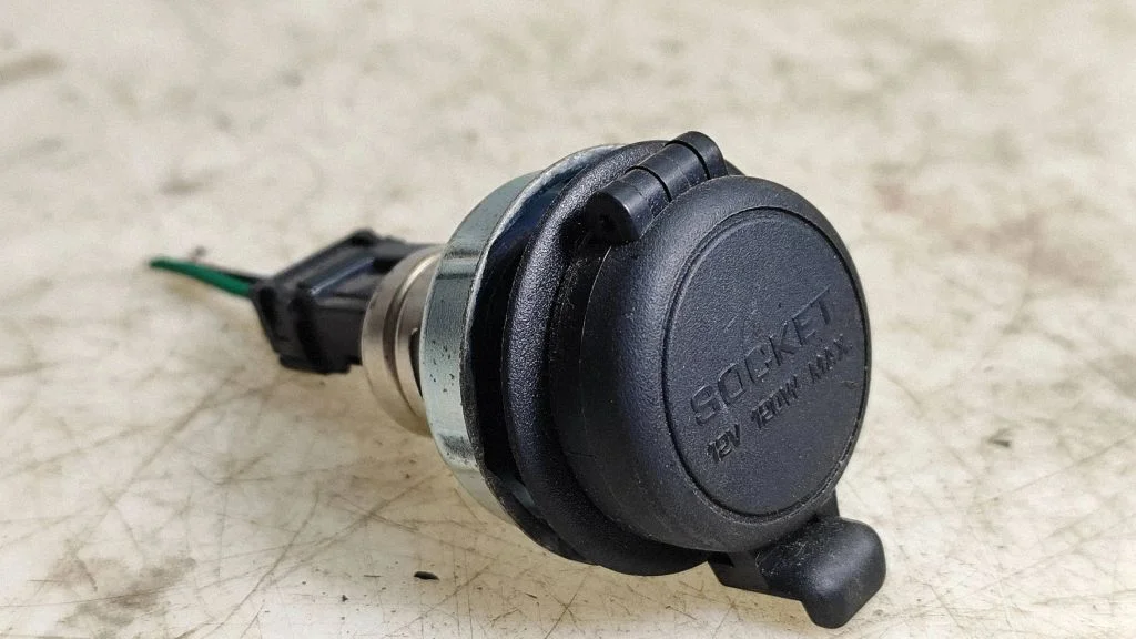 Cigarette lighter rear – Nissan Murano Z50 (2002-2008)