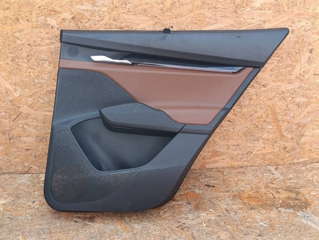 Boczek drzwi tylnych – Skoda Enyaq iV (2020-)