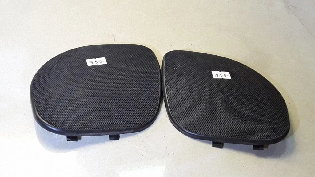 Rear door speaker cover trim 90561521