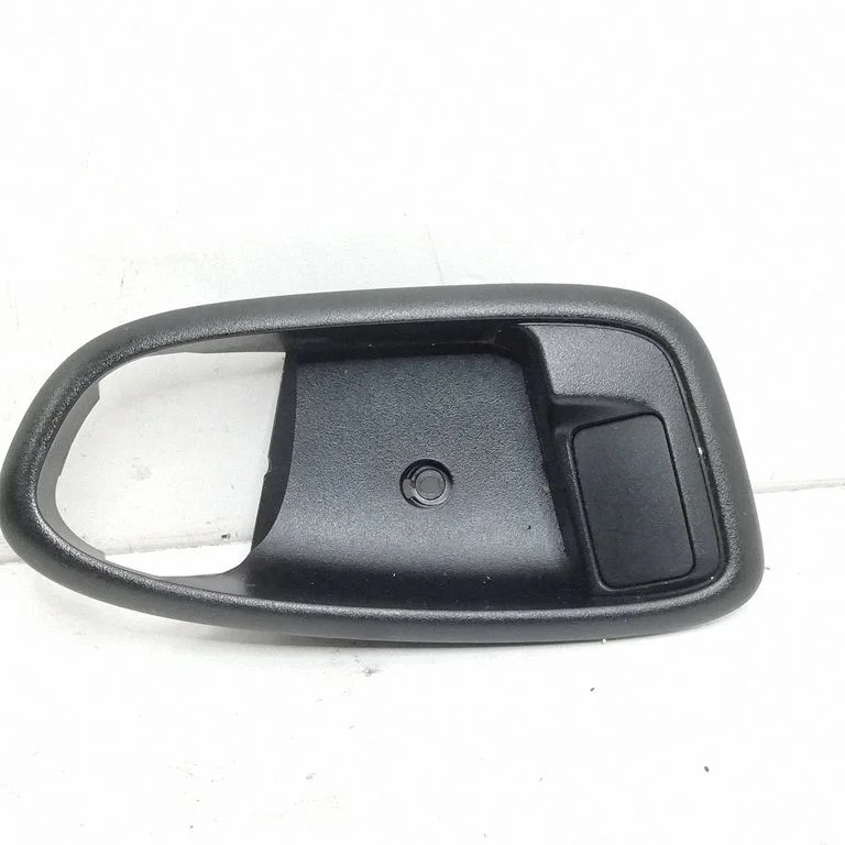 Rear door handle trim – Ford Mondeo MK IV (2007-2014)