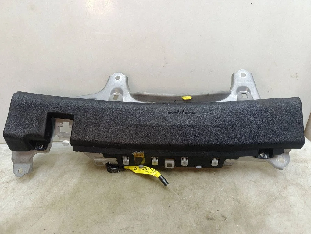 Knee airbag – Lexus IS 220D-250-350 (2006-2013)