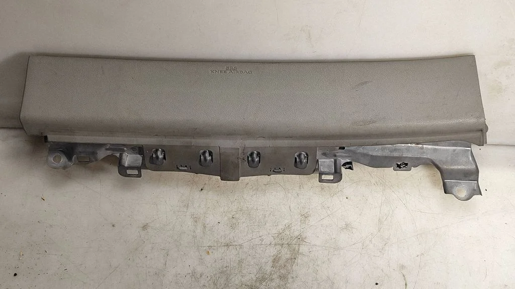 Knee airbag – Lexus IS 220D-250-350 (2006-2013)