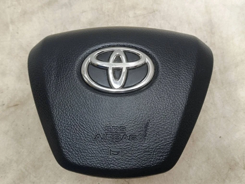 Steering wheel airbag – Toyota Avensis T270 (2009-2012)
