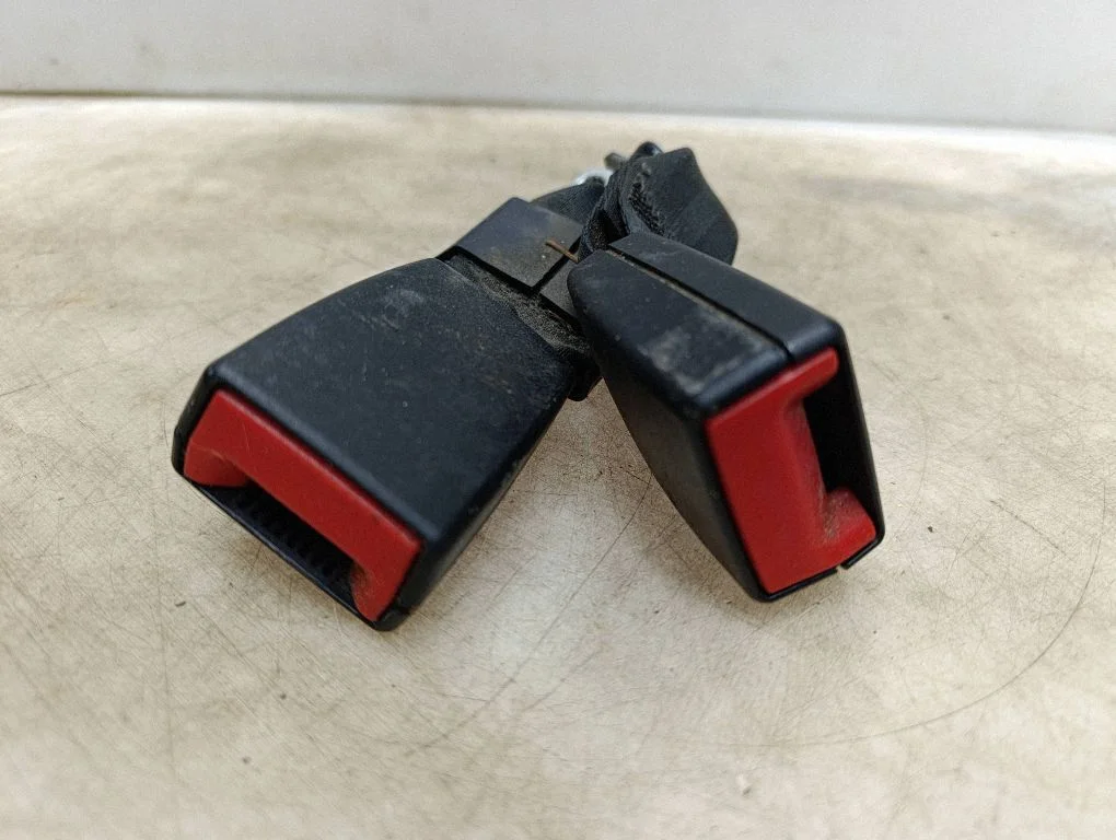 Keskmise turvavöö pannal (tagumine) 5C6857739