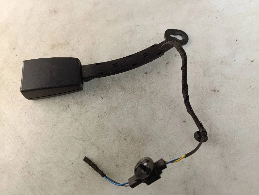 Eesmise turvavöö pannal – Skoda Octavia Mk3 (5E) (2013-2019)