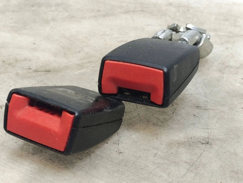 Rear seatbelt buckle 3R0857739A
