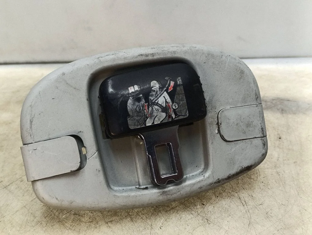Middle seatbelt (rear) – Skoda Roomster (5J) (2006-2015)