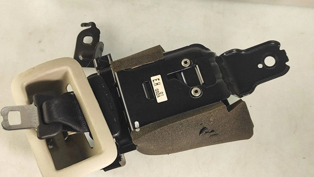Middle seatbelt (rear) – Mazda 6 (2008-2013)