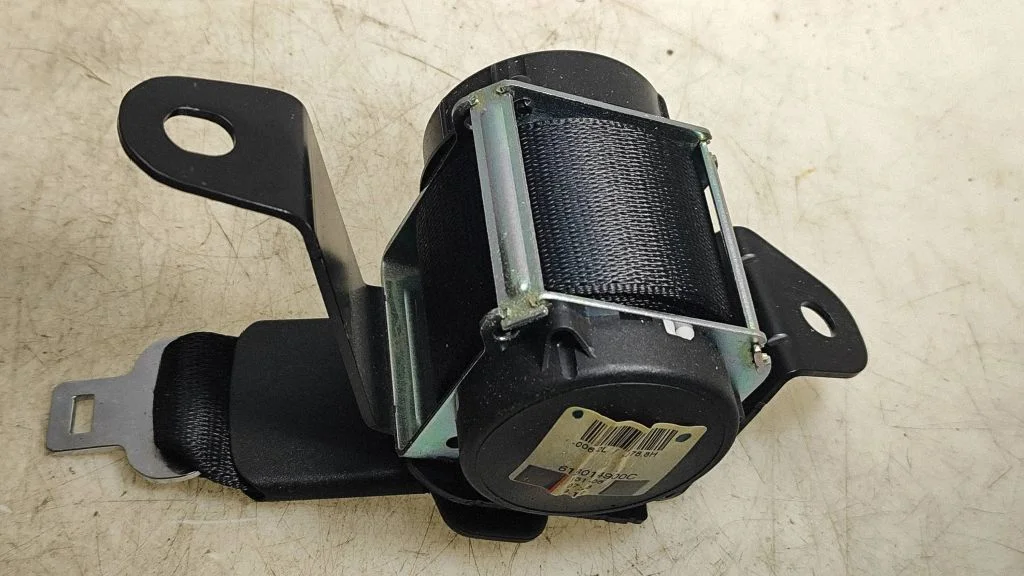 Middle seatbelt (rear) – Mini Cooper Countryman R60 (2011-2016)