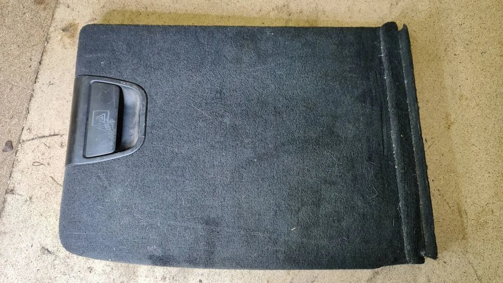 Pagasiruumi külje viimistluspaneel – BMW X5 E53 (1999-2006)