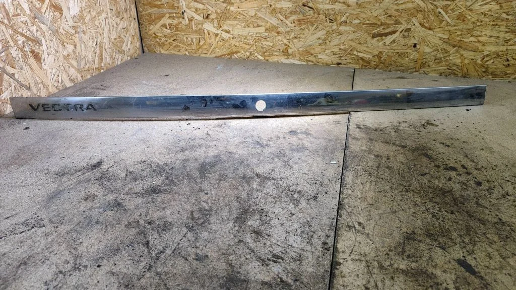 Tailgate/boot cover trim set – Opel Vectra B (1996-2002)