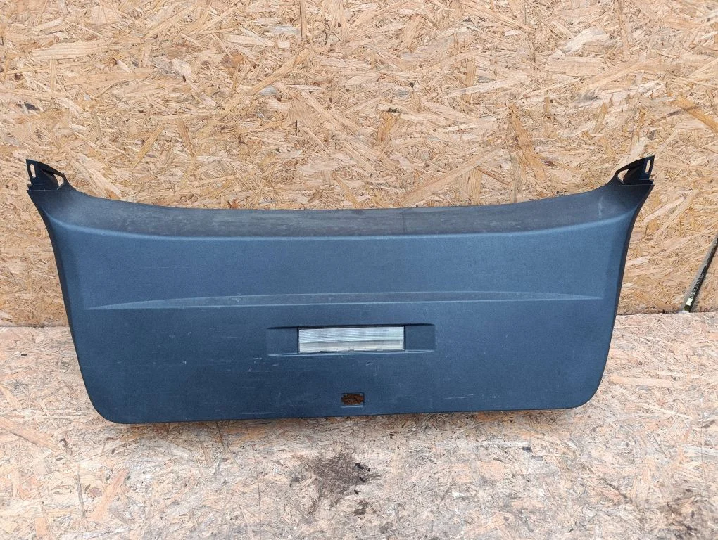 Tailgate/boot lid cover trim