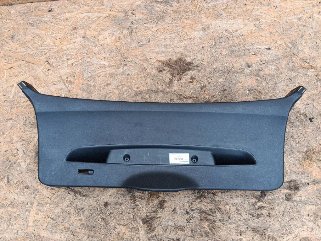 Tailgate/boot lid cover trim – BMW 1 Series E81 E87 (2004-2011)