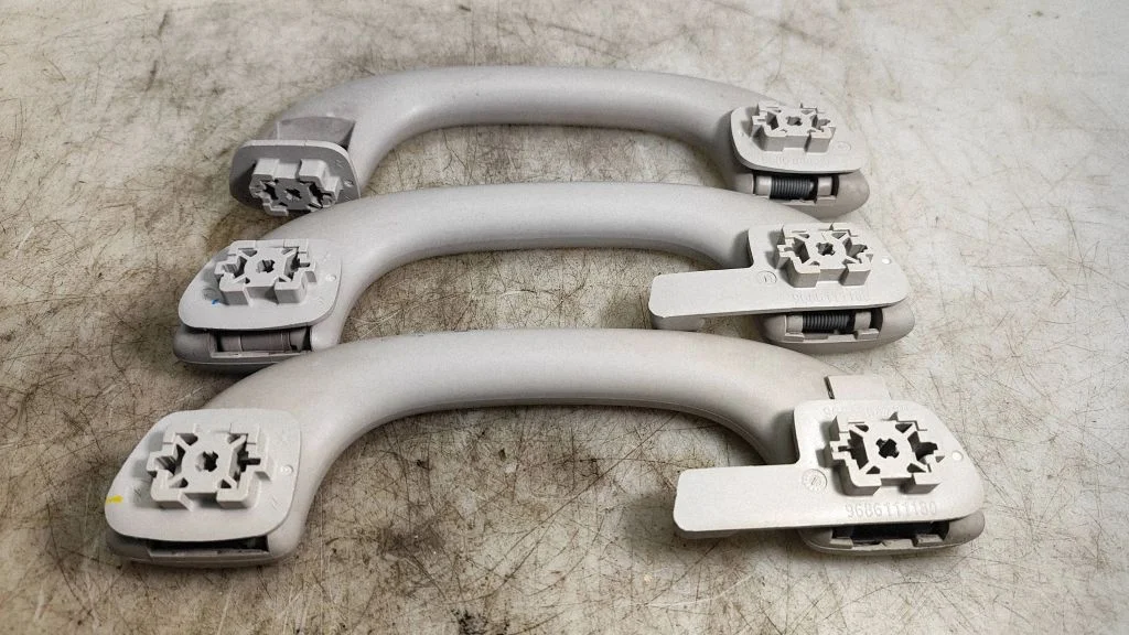 Front interior roof grab handle