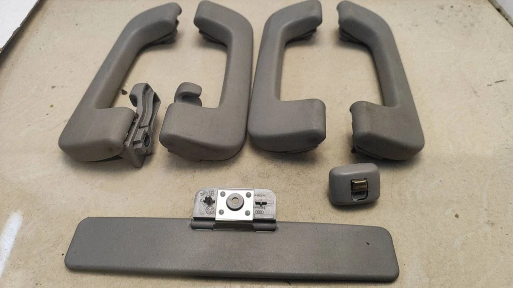 Front interior roof grab handle 8E0857607