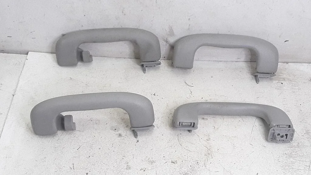 Front interior roof grab handle – Opel Astra H (2004-2012)