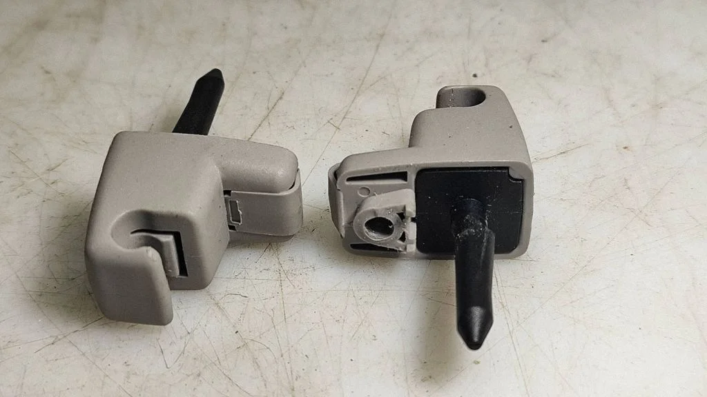 Päikesesirmi kinnitusklamber – BMW 3-seeria E90 E91 (2005-2012)