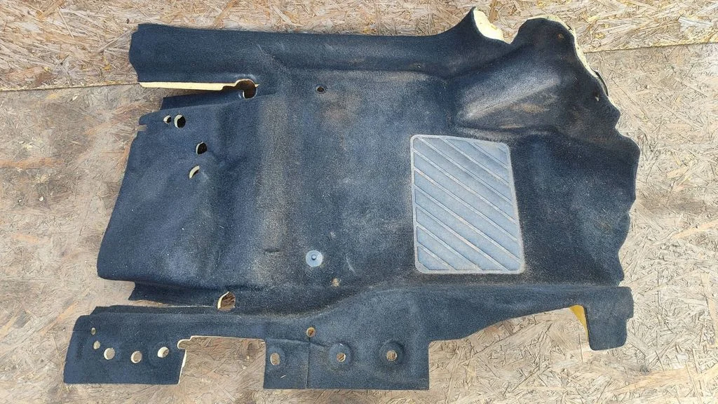 Eesmine salongivaip – Citroen C4 I (2004-2010)