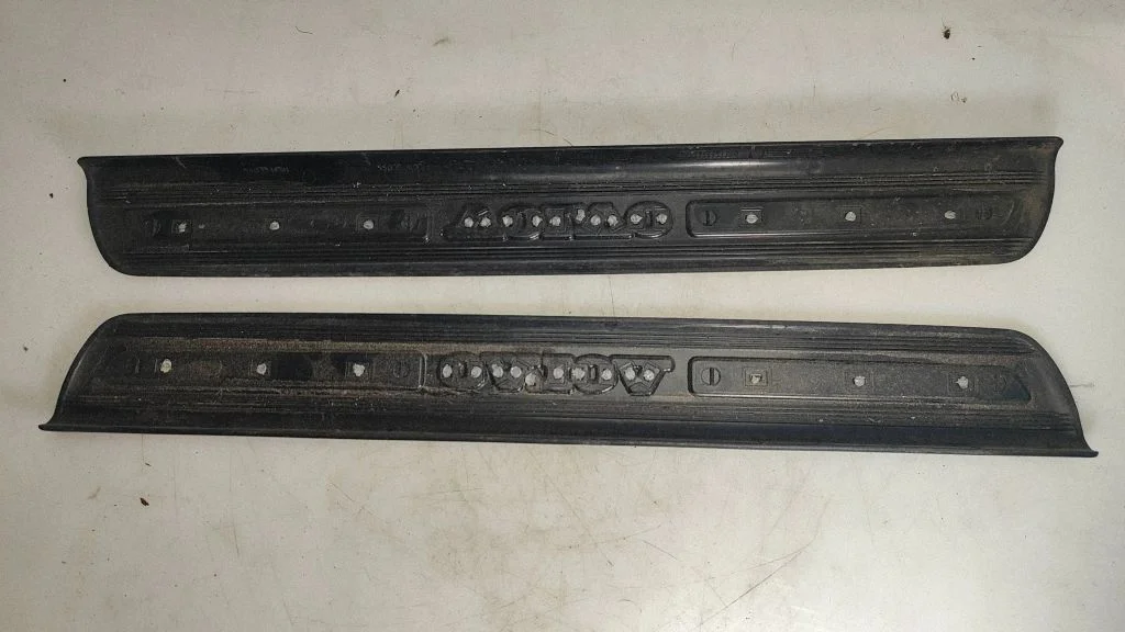 Rear sill trim cover 30744287