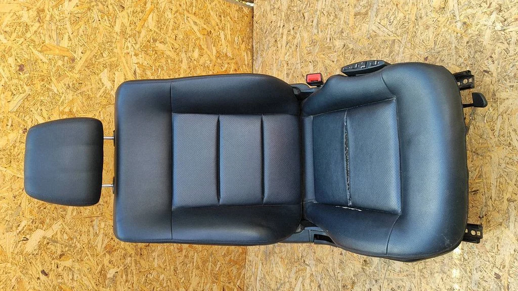 Front passenger seat 2128602402
