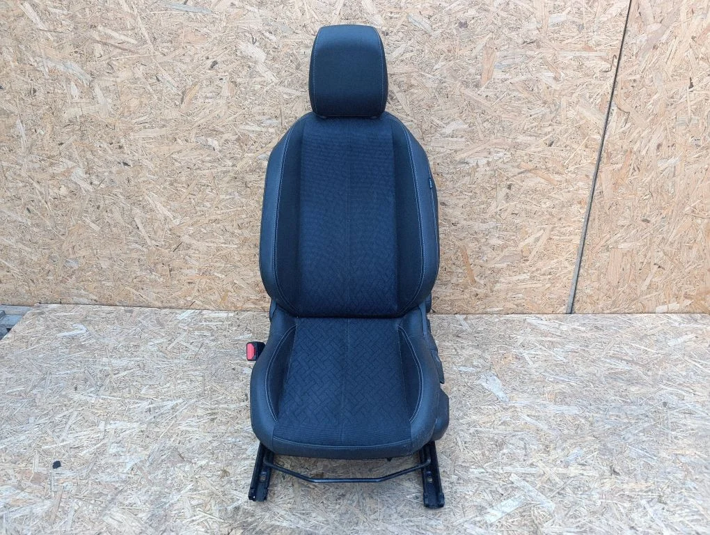 Fotel kierowcy – Opel Corsa F (2019-)
