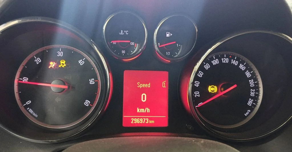 Spidomeeter (näidikuplokk) – Opel Astra J (2010-2015)