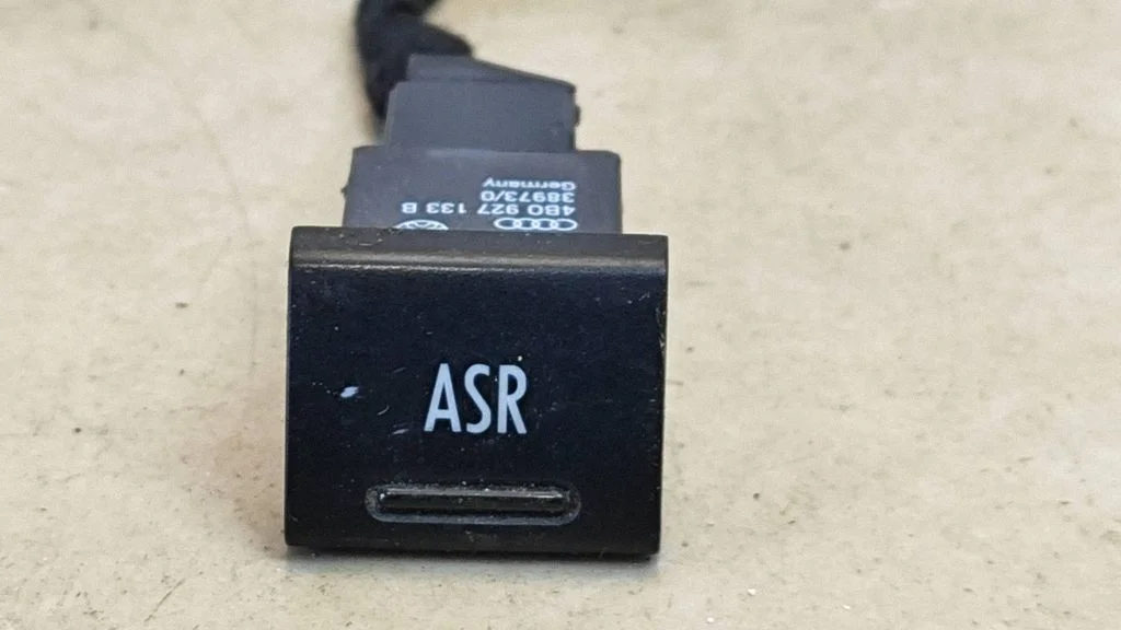 Veojõukontrolli (ASR) lüliti – Audi A6 Allroad C5 (1999-2005)